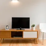 Trendy River Apartment *