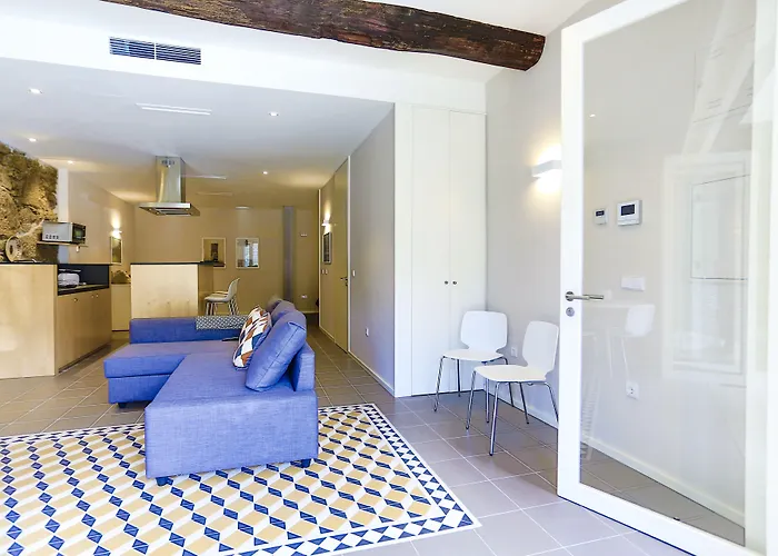 Trendy River * פורטו