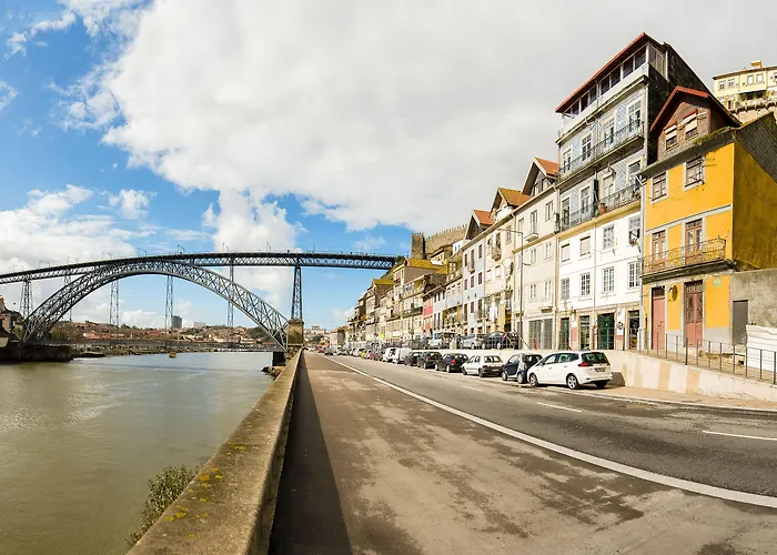 Апартаменты Trendy River *